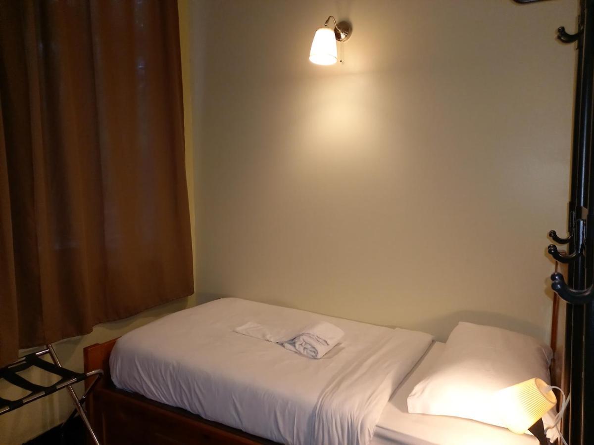Lisbon Budget Inn ภายนอก รูปภาพ