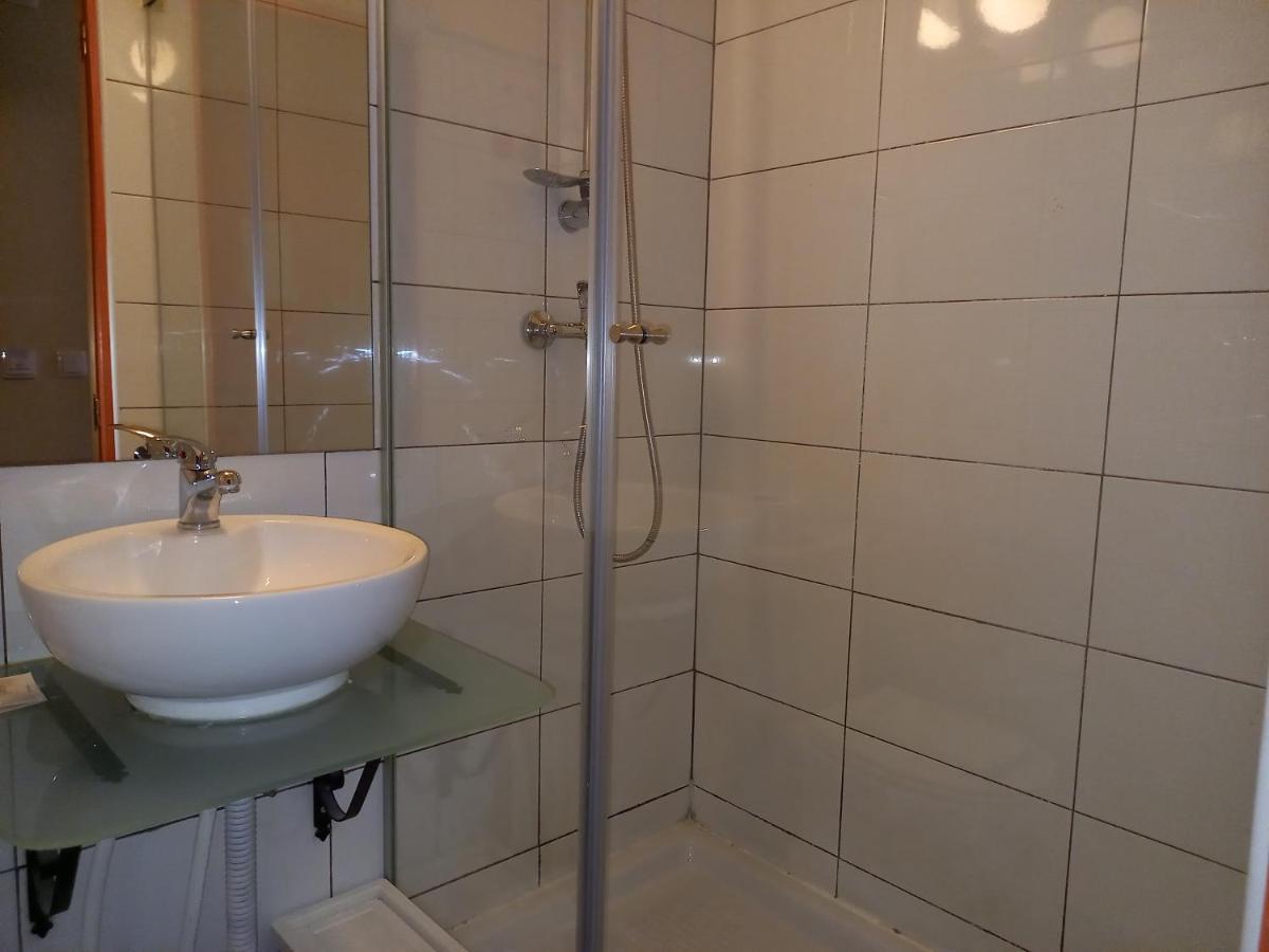 Lisbon Budget Inn ภายนอก รูปภาพ